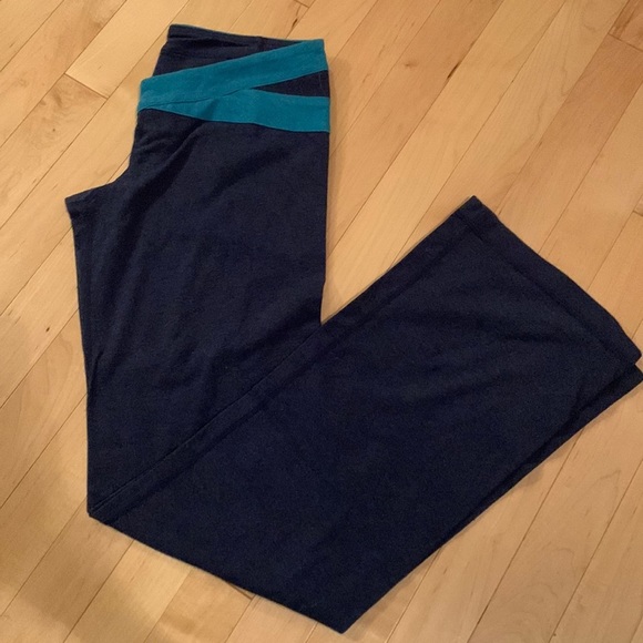 Lululemon low rise straight leg yoga pants - Picture 1 of 6